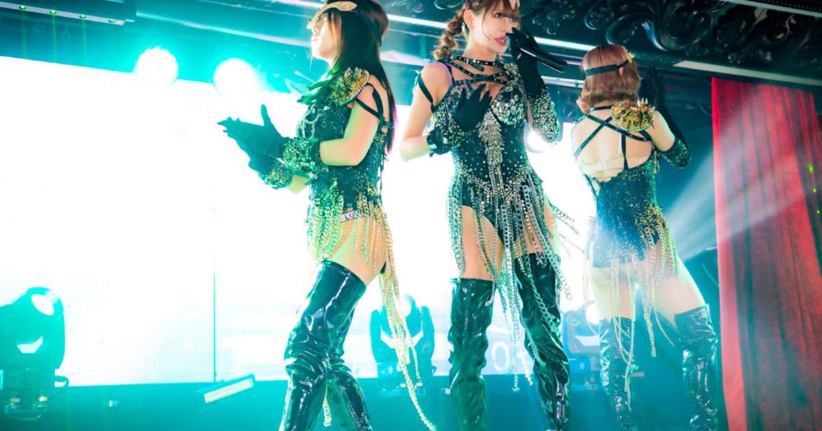 ★渋谷系・サバービア★ポスター付き♪ファースト・プレス『ヴァンピロス・レスボス』 VIBES vol.367（2024年5月号） | VIBES MAGAZINE SHOP